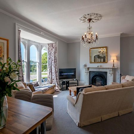 Grand 2 Bed Georgian Apartment At Florence House With King Bed, In The Heart Of Herne Bay & 300M From Beach エクステリア 写真