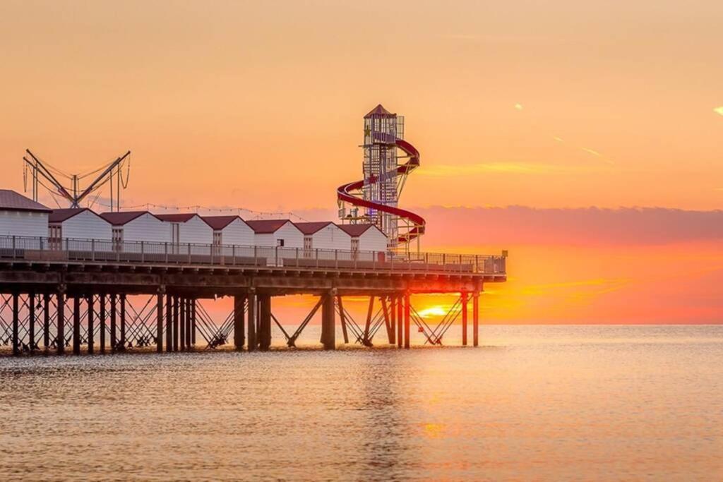 Grand 2 Bed Georgian Apartment At Florence House With King Bed, In The Heart Of Herne Bay & 300M From Beach エクステリア 写真