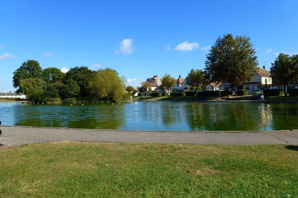 Grand 2 Bed Georgian Apartment At Florence House With King Bed, In The Heart Of Herne Bay & 300M From Beach エクステリア 写真