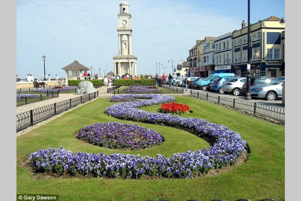Grand 2 Bed Georgian Apartment At Florence House With King Bed, In The Heart Of Herne Bay & 300M From Beach エクステリア 写真
