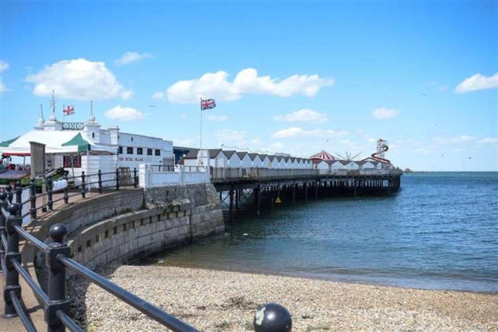 Grand 2 Bed Georgian Apartment At Florence House With King Bed, In The Heart Of Herne Bay & 300M From Beach エクステリア 写真