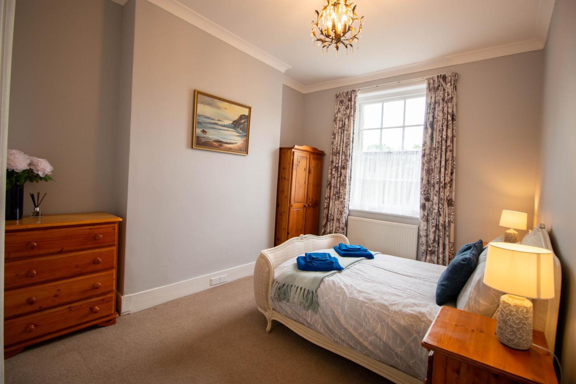 Grand 2 Bed Georgian Apartment At Florence House With King Bed, In The Heart Of Herne Bay & 300M From Beach エクステリア 写真
